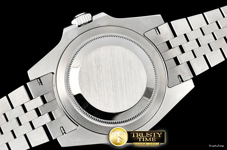 1115 ROLGMT147B – GMT Master II Durable 979